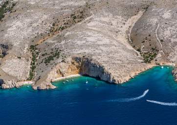 Swimming trip to Blue Cave and Golden Beach by fishing boat